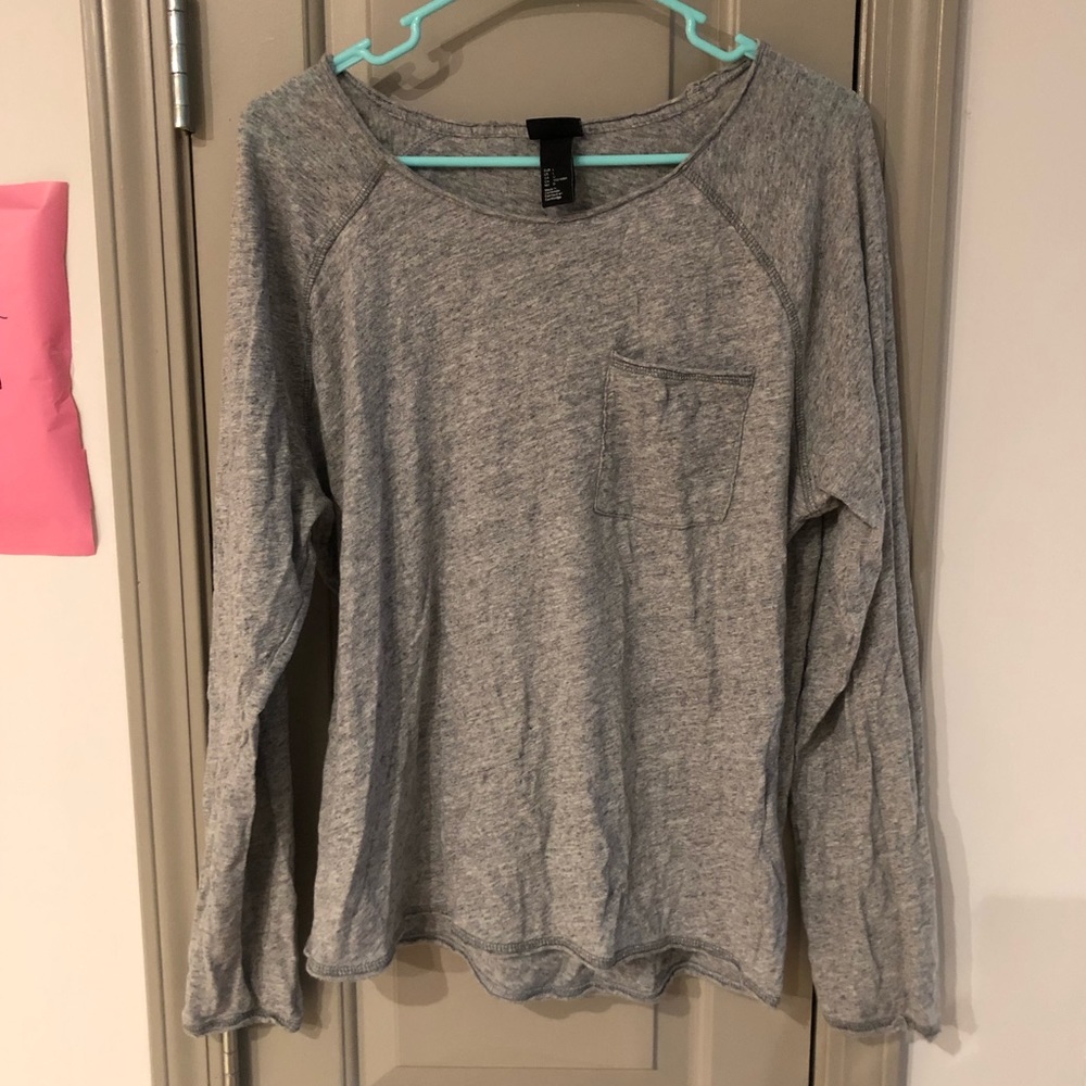 H&M long sleeved pocket T